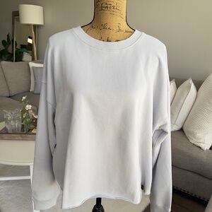 AMERICAN EAGLE OUTFITTERS Soft Gray Sweatshirt